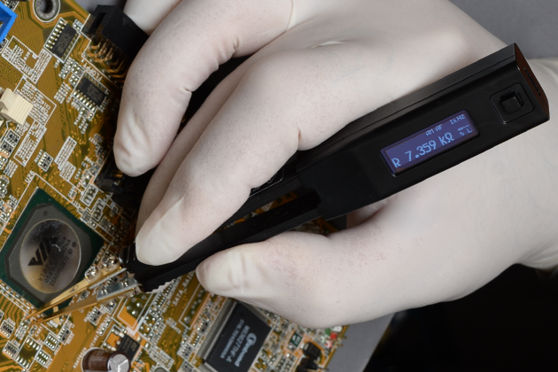 В наличии портативные измерители LCR Smart Tweezers