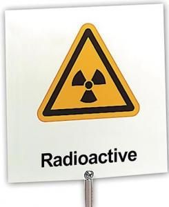 Табличка с предупреждением: «Радиоактивность»