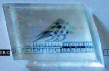 Кристалл 3B Scientific с двухлучевым преломлением